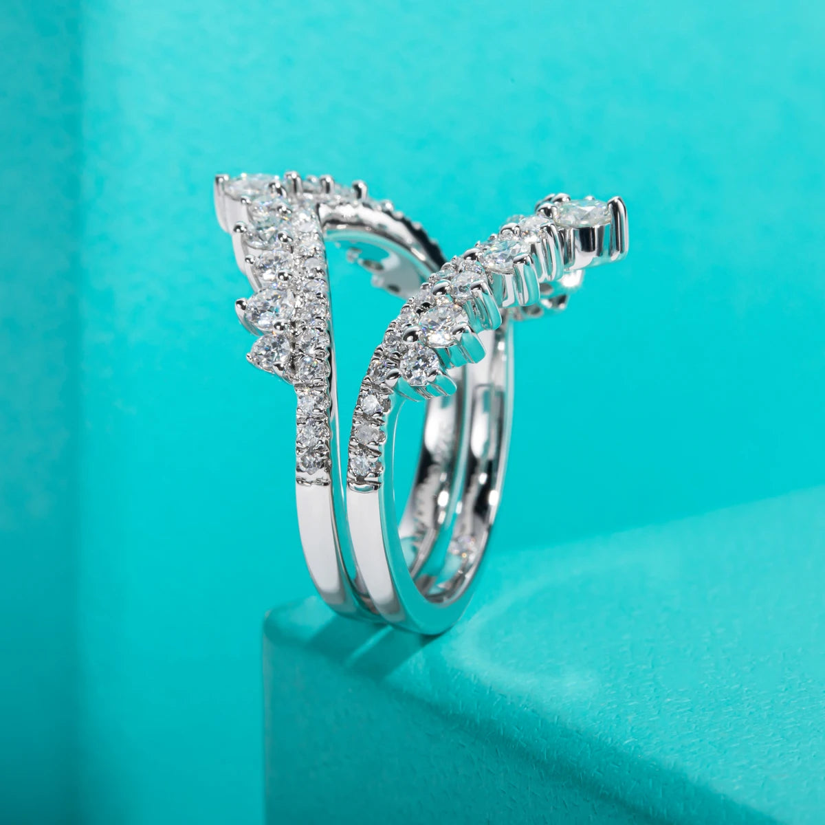 GK Moissanites 3mm Moissanite Heart Shape Wedding Bands