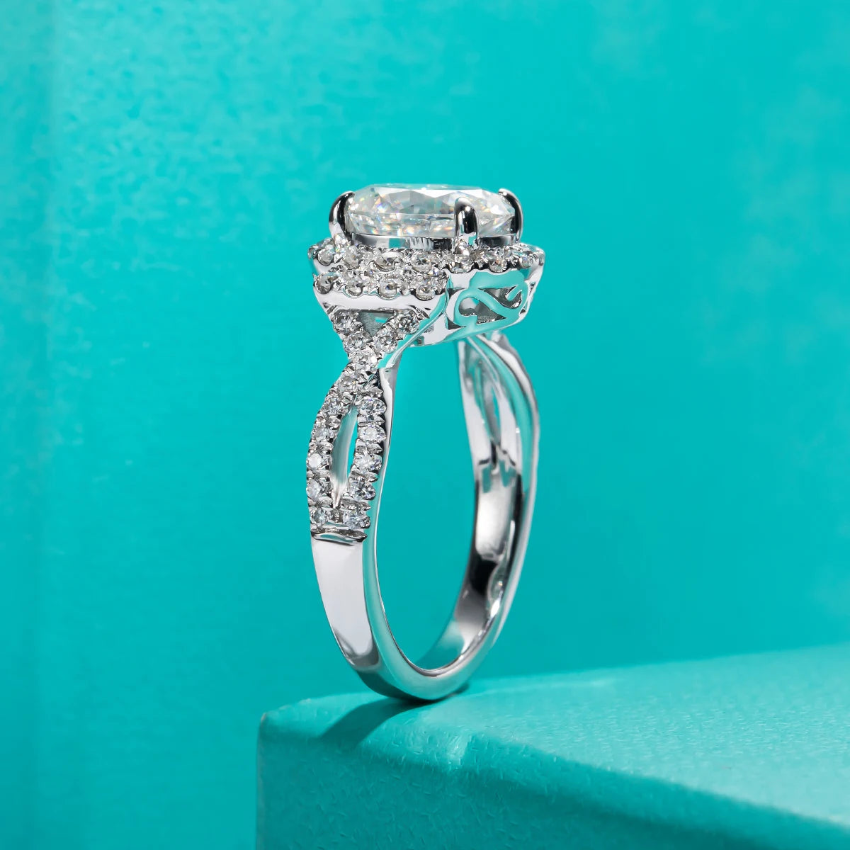 2 CT Oval Cut Moissanite Halo Engagement Ring