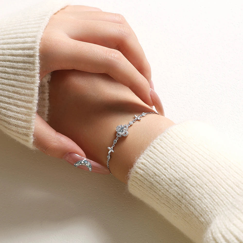 1.0 CT Round Cut Moissanite Flower Bracelet