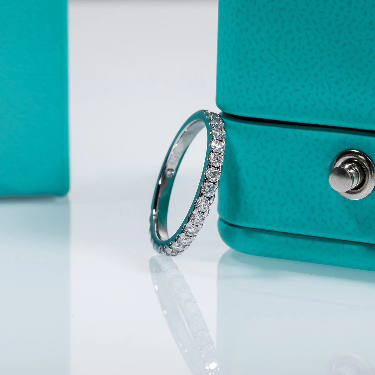 1.9MM D Color Moissanite Wedding Band