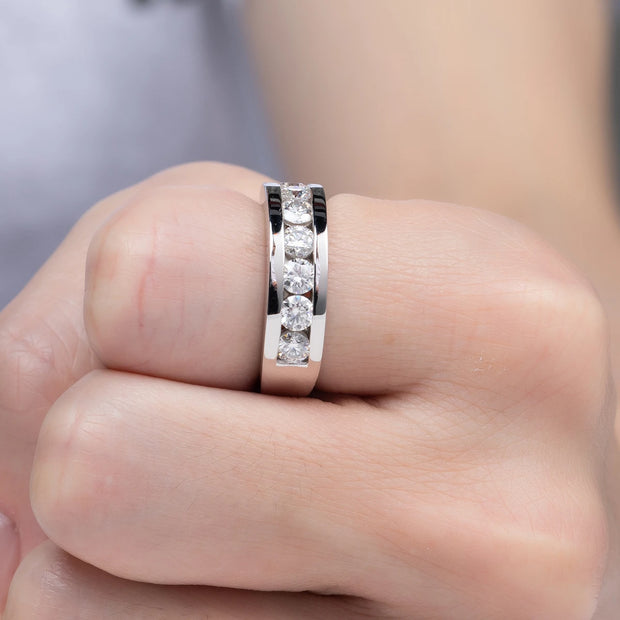 GK Moissanites 4mm Moissanite Wedding Band