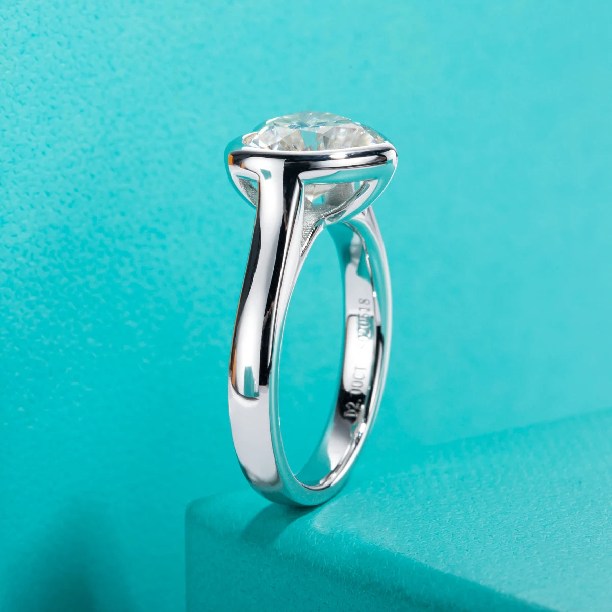 2 CT Four-Leaf Clover Moissanite Engagement Ring