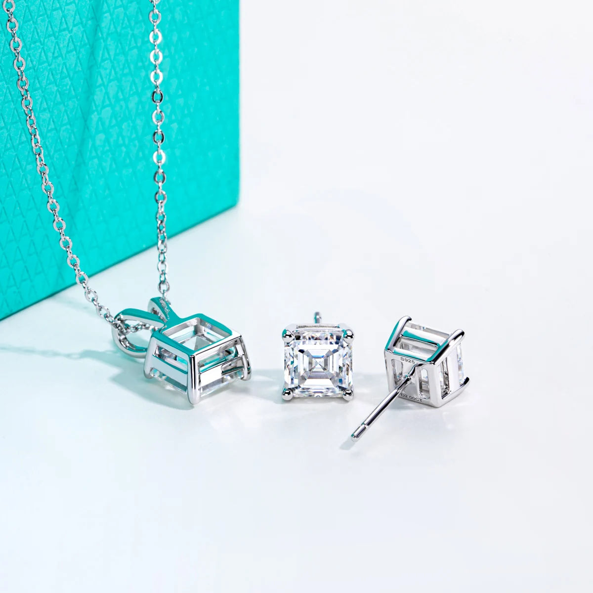 VVS1 Asscher Cut Moissanite Necklace & Earrings Set