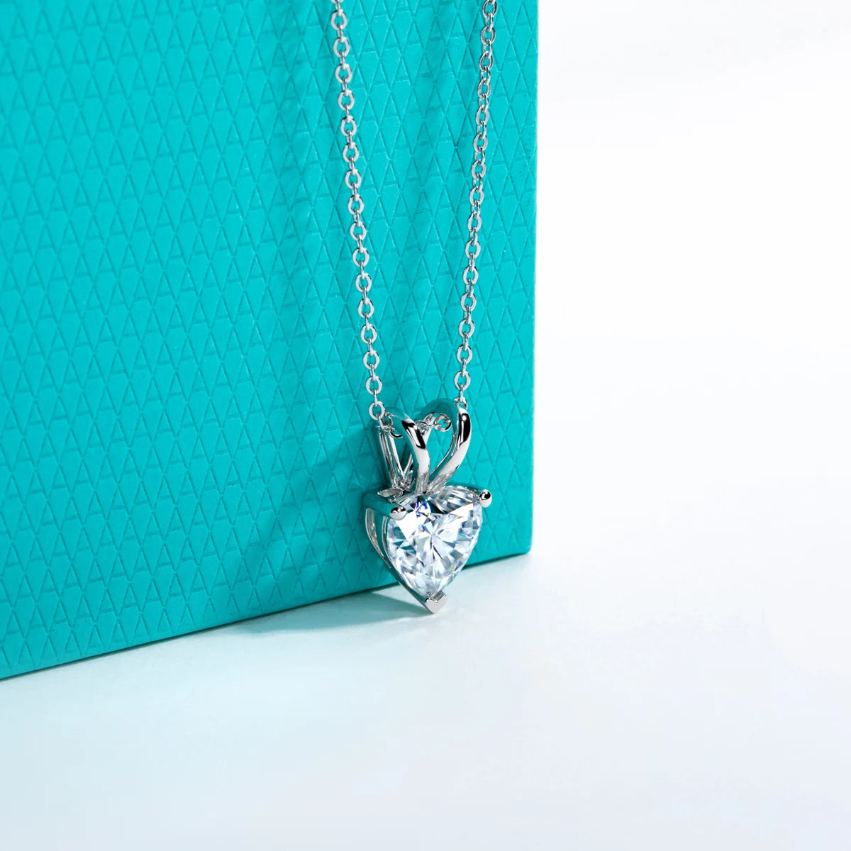 VVS1 D Color Heart Cut Moissanite Pendant Necklace