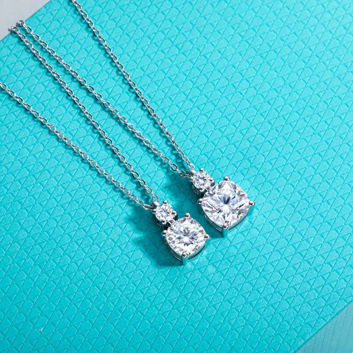 2CT/2.5CT Cushion Cut Moissanite Pendant Necklace