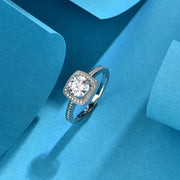 VVS1 D Color 1CT Moissanite Engagement Ring.