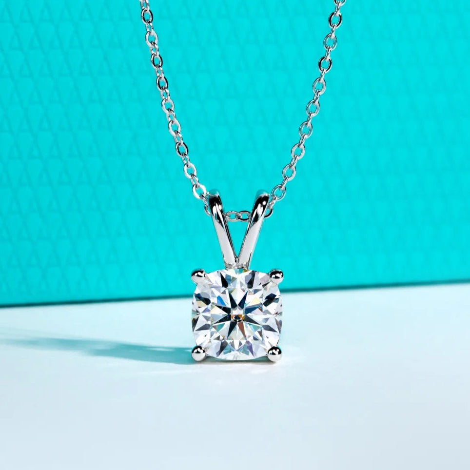 VVS1 D Color Cushion Cut Moissanite Pendant Necklace