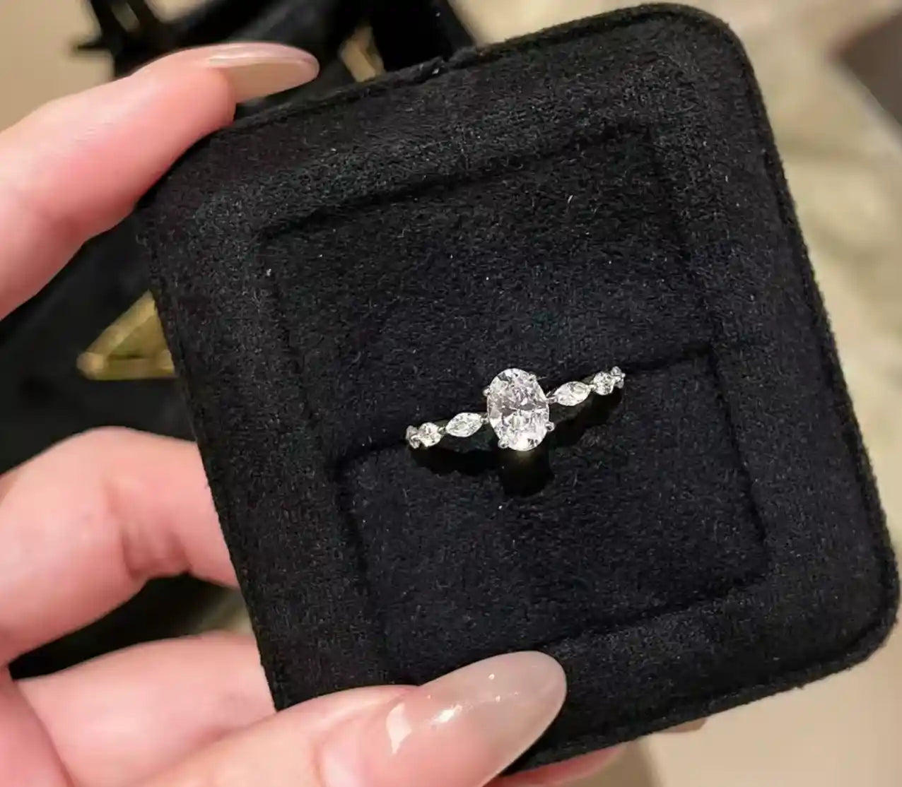 2 CT Oval Cut Moissanite Engagement Ring