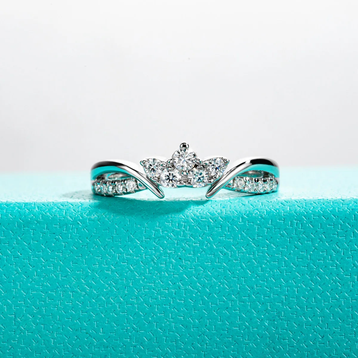 VVS1 D Color Moissanite Bridal Band Set