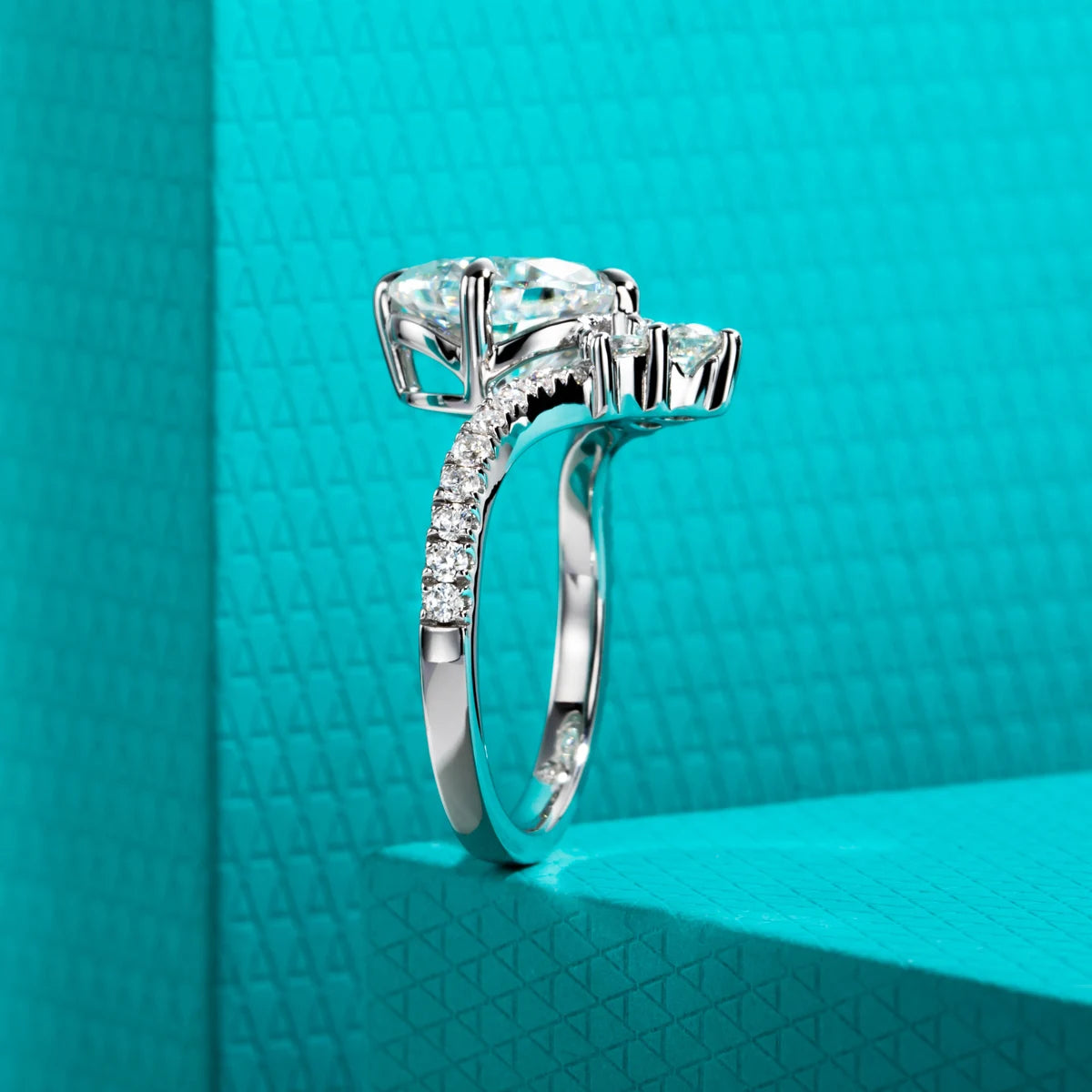 3 CT Oval Cut Moissanite Engagement Ring