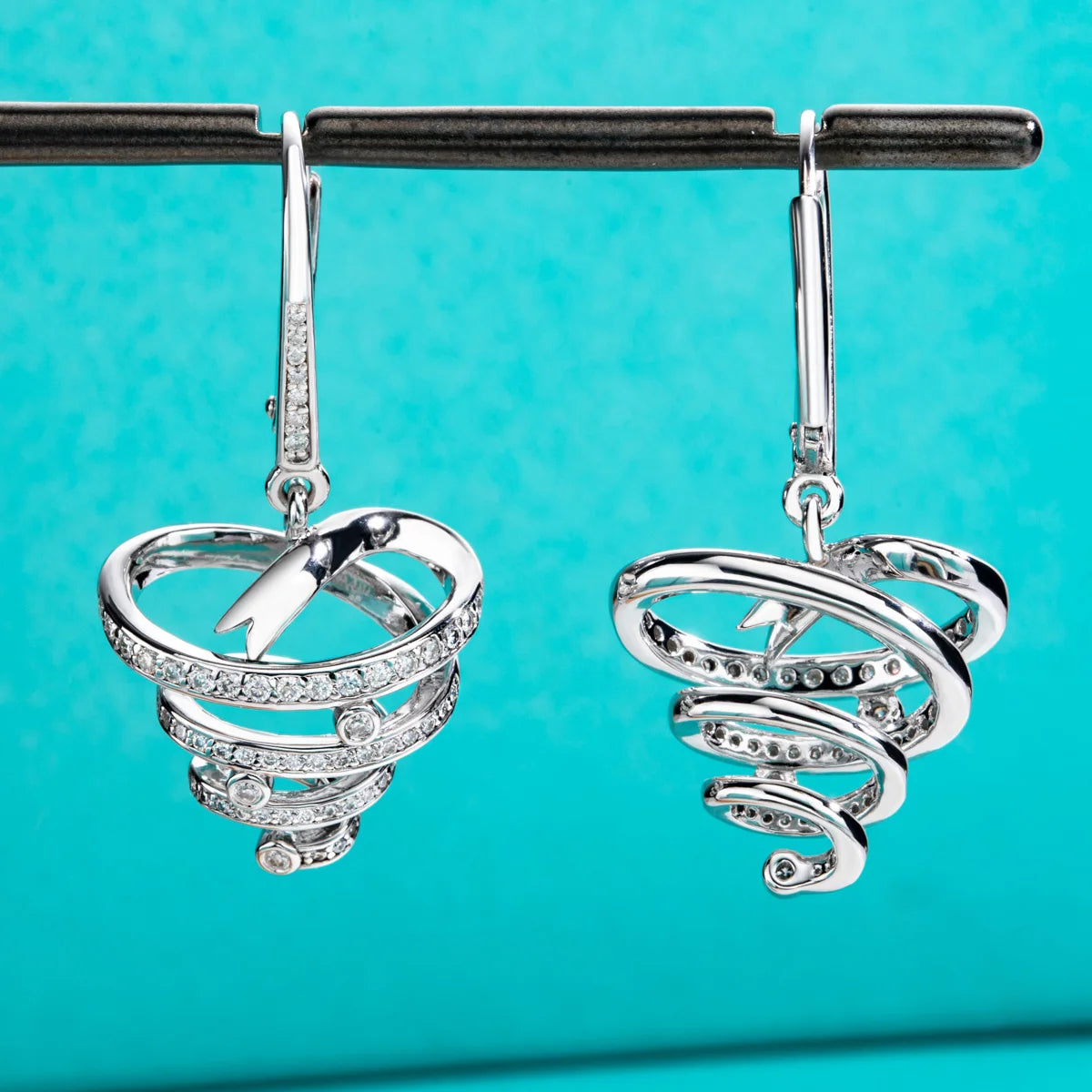 VVS1 Moissanite Tornado Drop Earrings