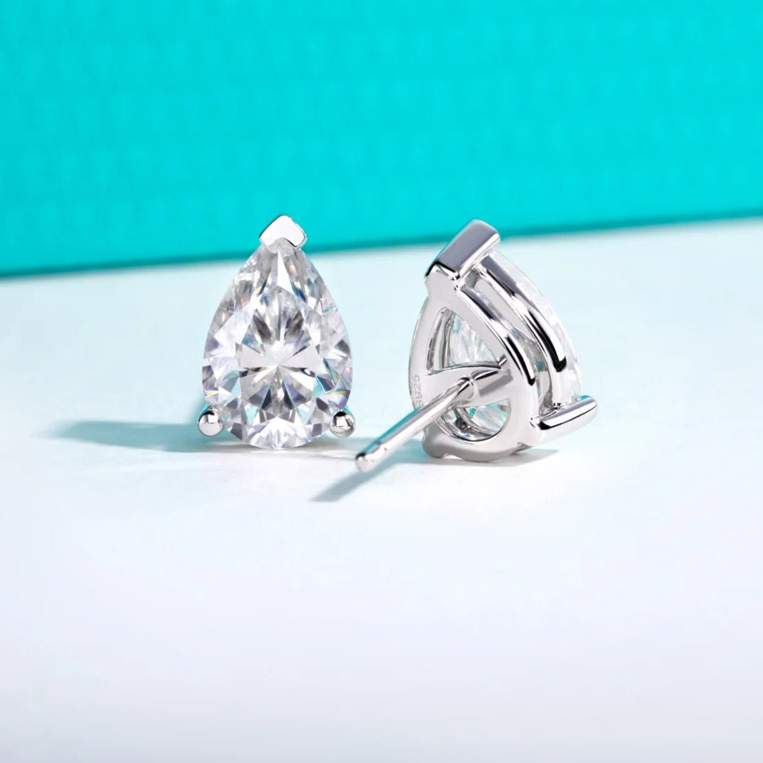 VVS1 D Color Pear Cut Moissanite Stud Earrings