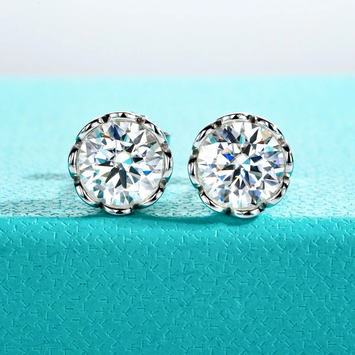 2cttw-6cttw Moissanite Diamond Earrings.