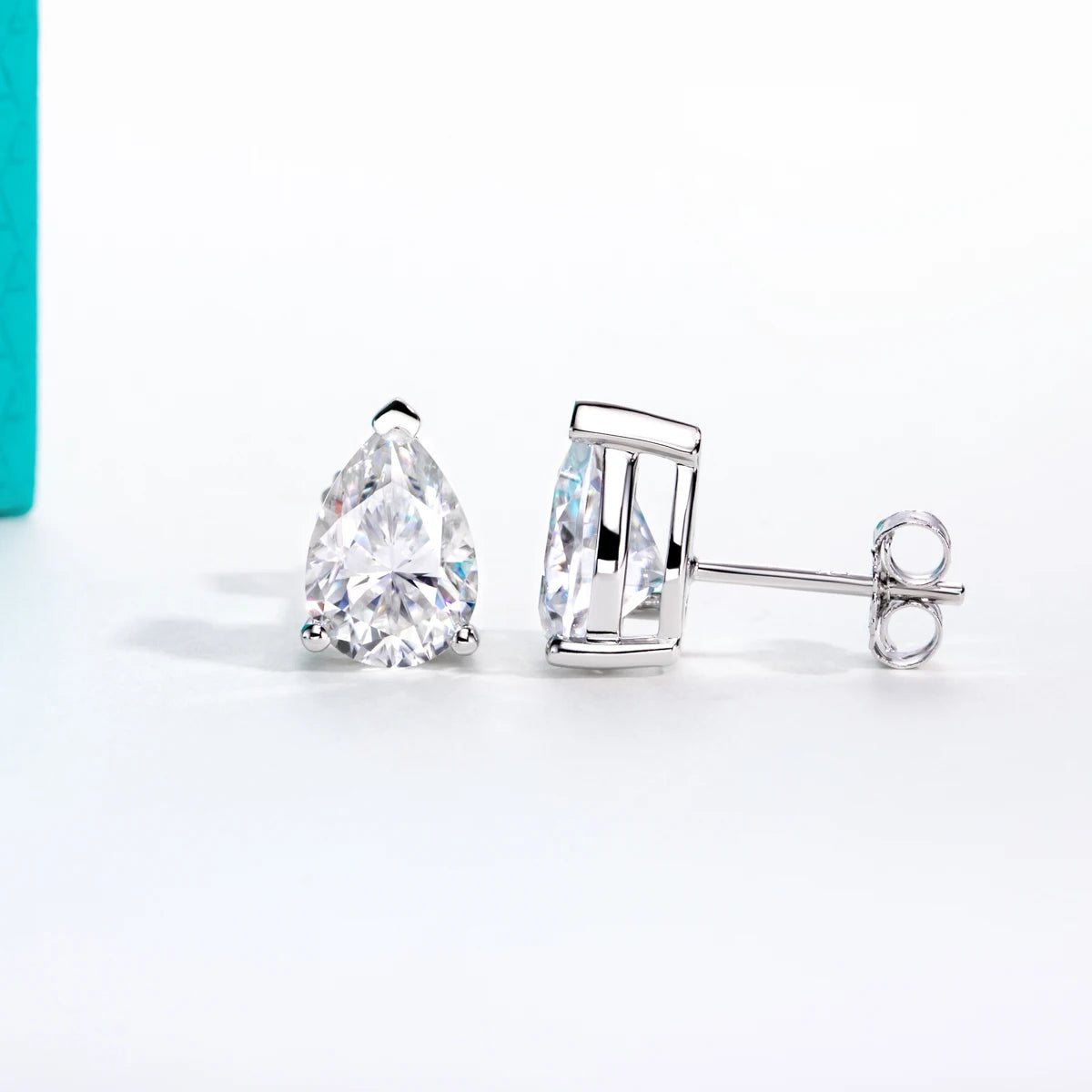 VVS1 D Color Pear Cut Moissanite Stud Earrings