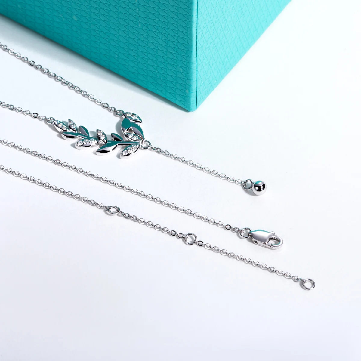 VVS1 D Color Flower Moissanite Necklace
