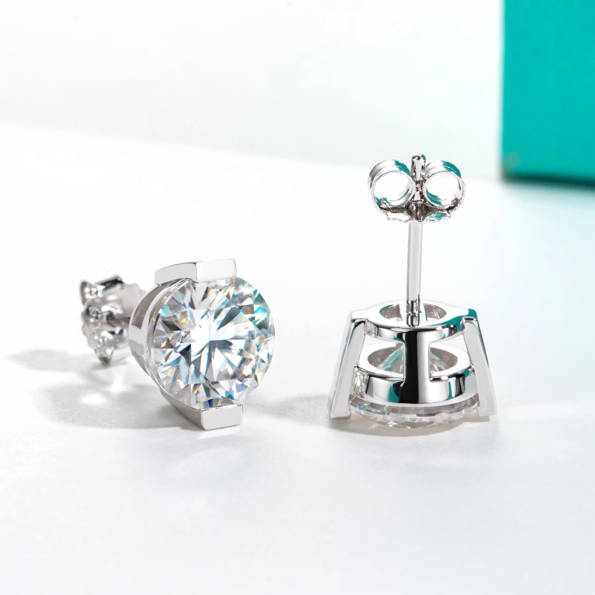 1CTTW - 6CTTW Round Cut Moissanites Stud Earrings