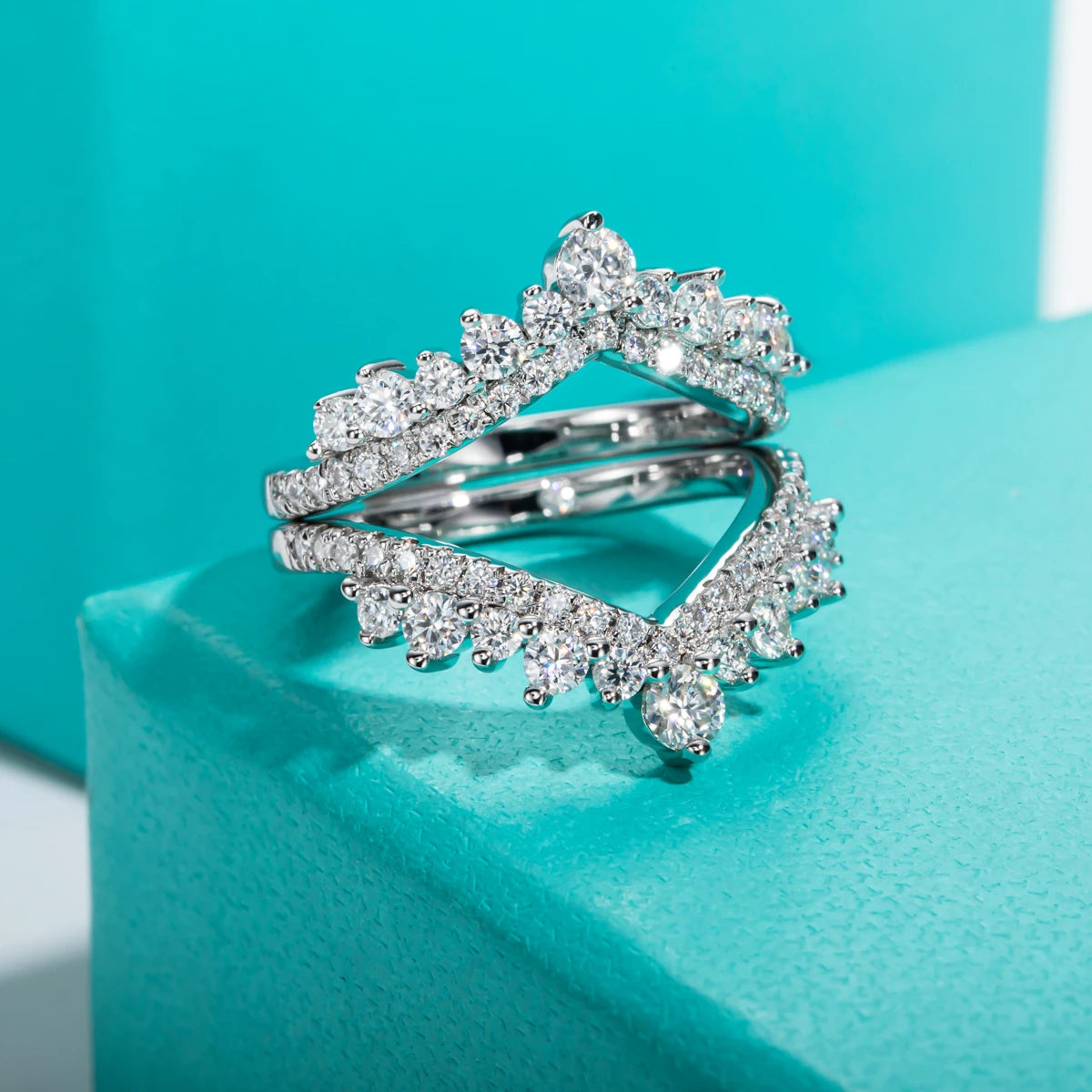 GK Moissanites 3mm Moissanite Heart Shape Wedding Bands