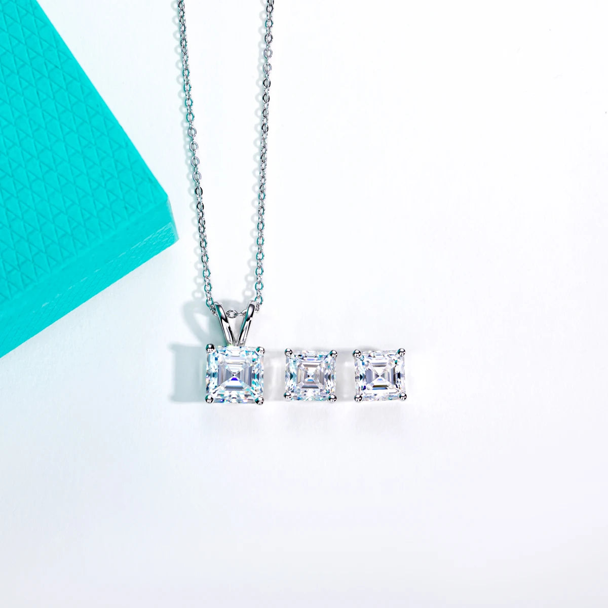 VVS1 Asscher Cut Moissanite Necklace & Earrings Set