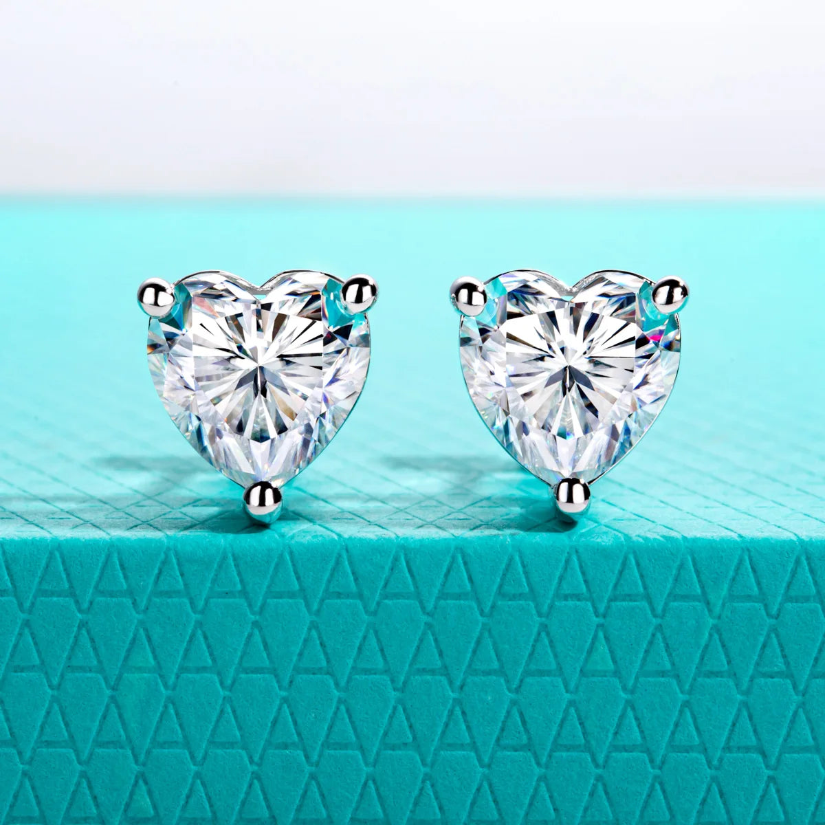 VVS1 D Color Heart Cut Stud Earrings