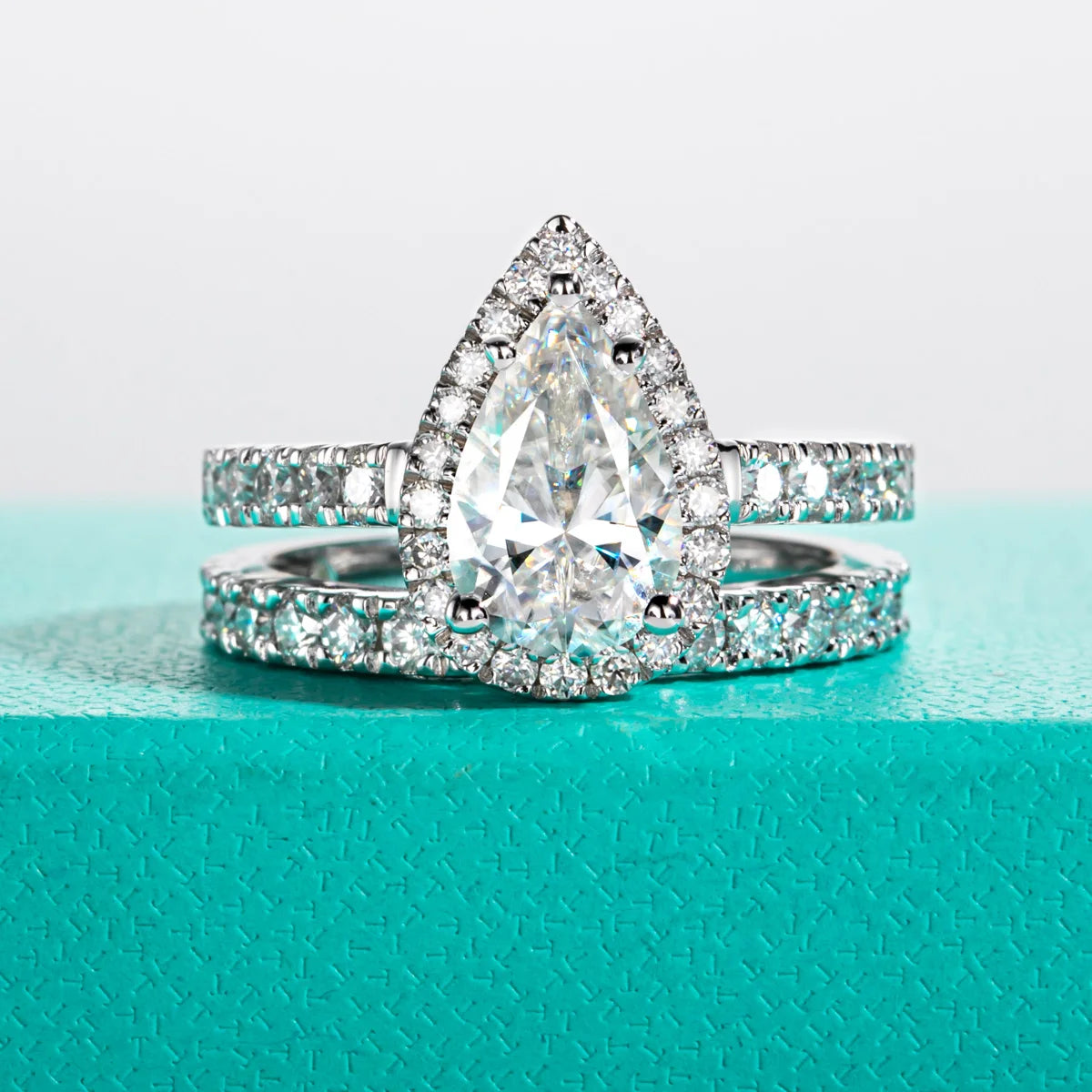 3CT Pear Cut Halo Moissanite Bridal Ring Set