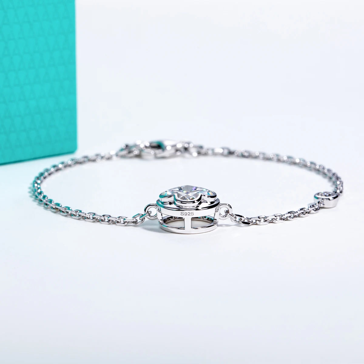 2 CT Four-Leaf Clover Cut Moissanite Bezel Bracelet