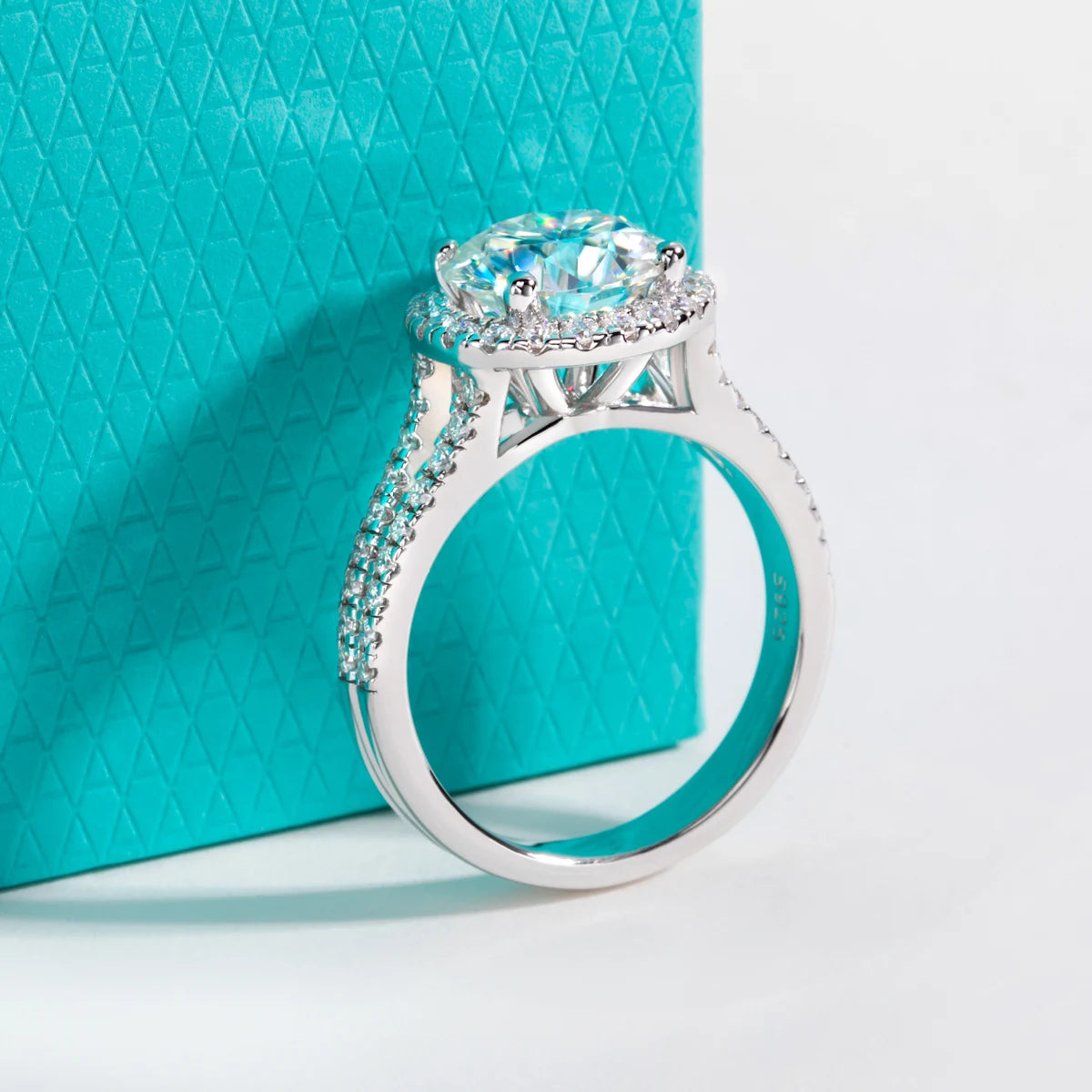 3 CT Round Cut Halo Moissanite Engagement Ring