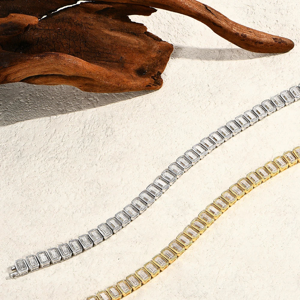 VVS1 Emerald Cut Horsehead Moissanite Bracelet