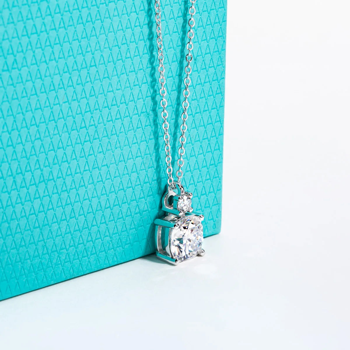 2CT/2.5CT Cushion Cut Moissanite Pendant Necklace